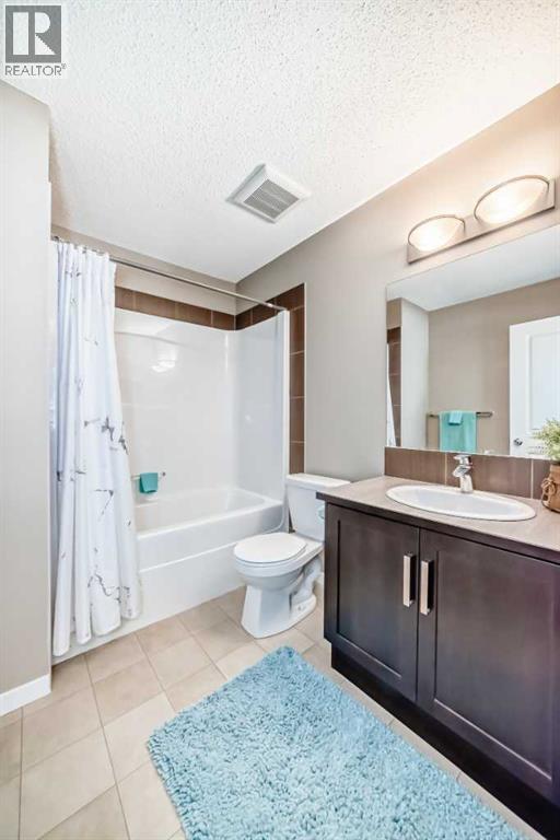 Photo 18 of 236 New Brighton Row Se, Calgary AB