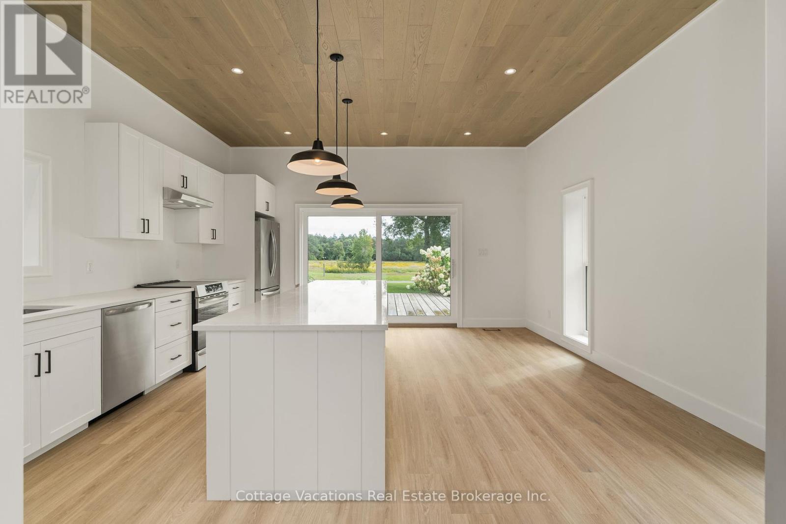 Photo 19 of 225 Etwell Road, Huntsville ON
