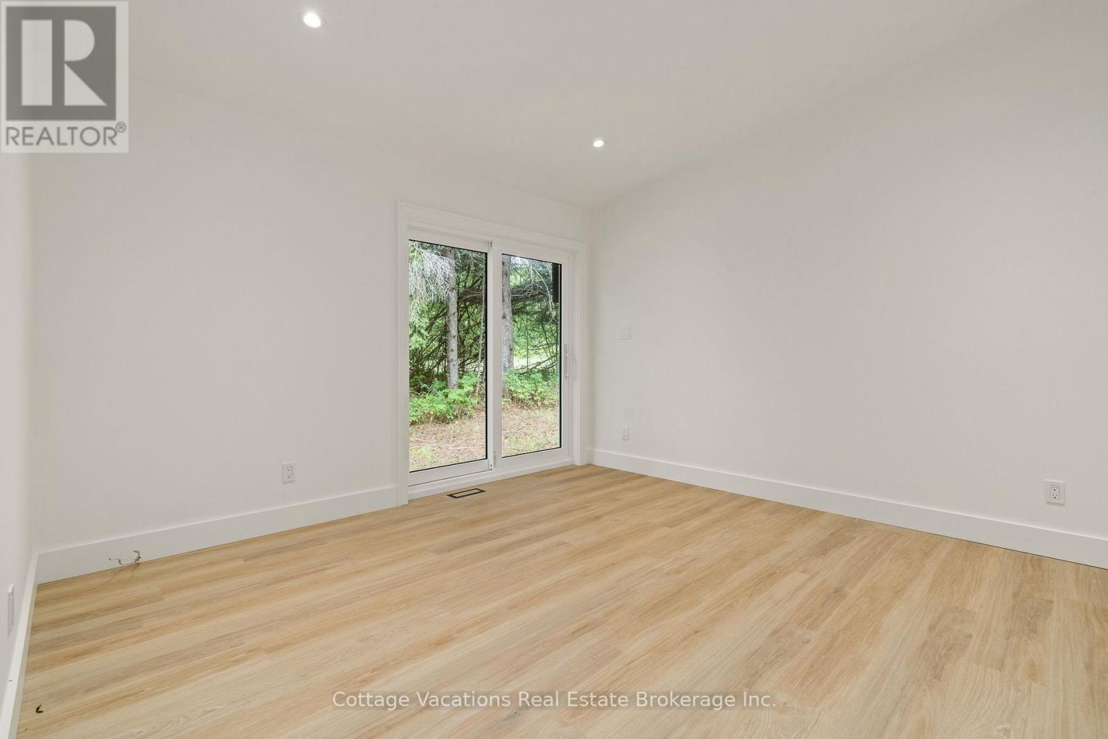 Photo 35 of 225 Etwell Road, Huntsville ON