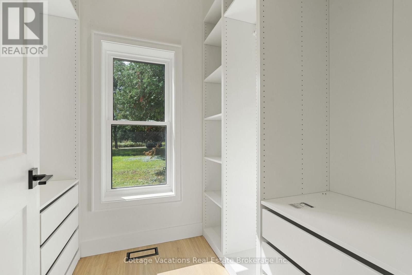 Photo 20 of 225 Etwell Road, Huntsville ON