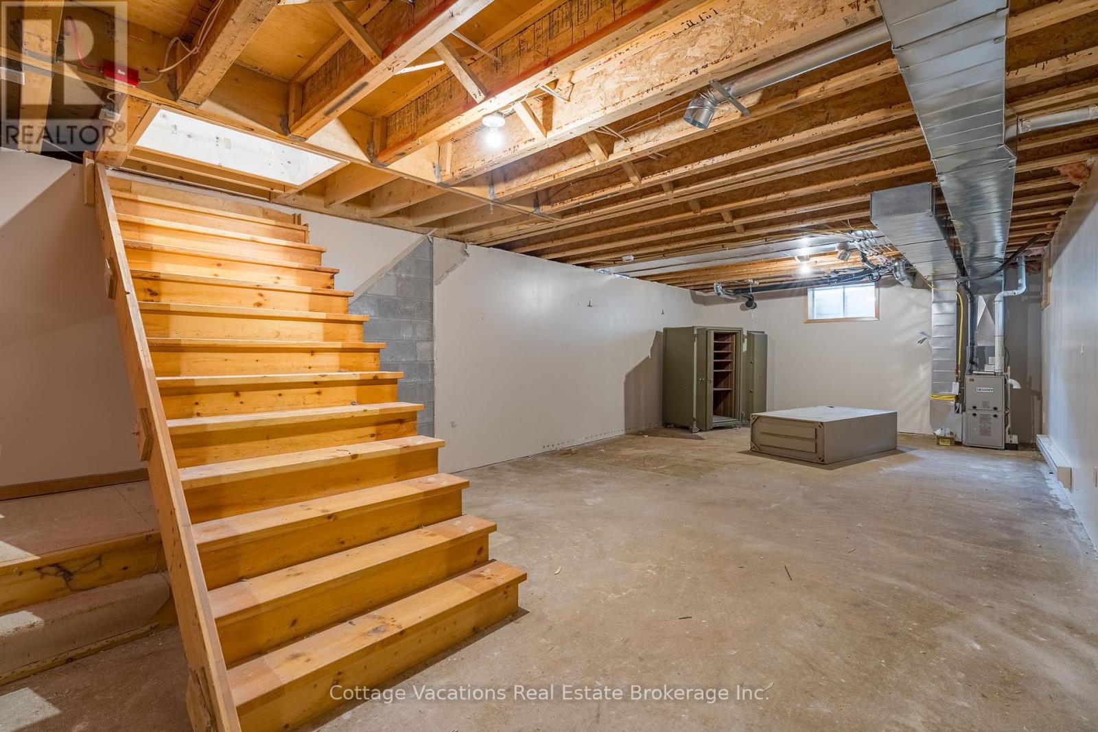Photo 41 of 225 Etwell Road, Huntsville ON
