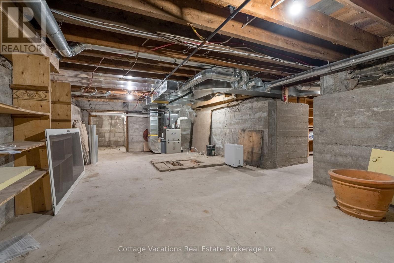 Photo 32 of 225 Etwell Road, Huntsville ON