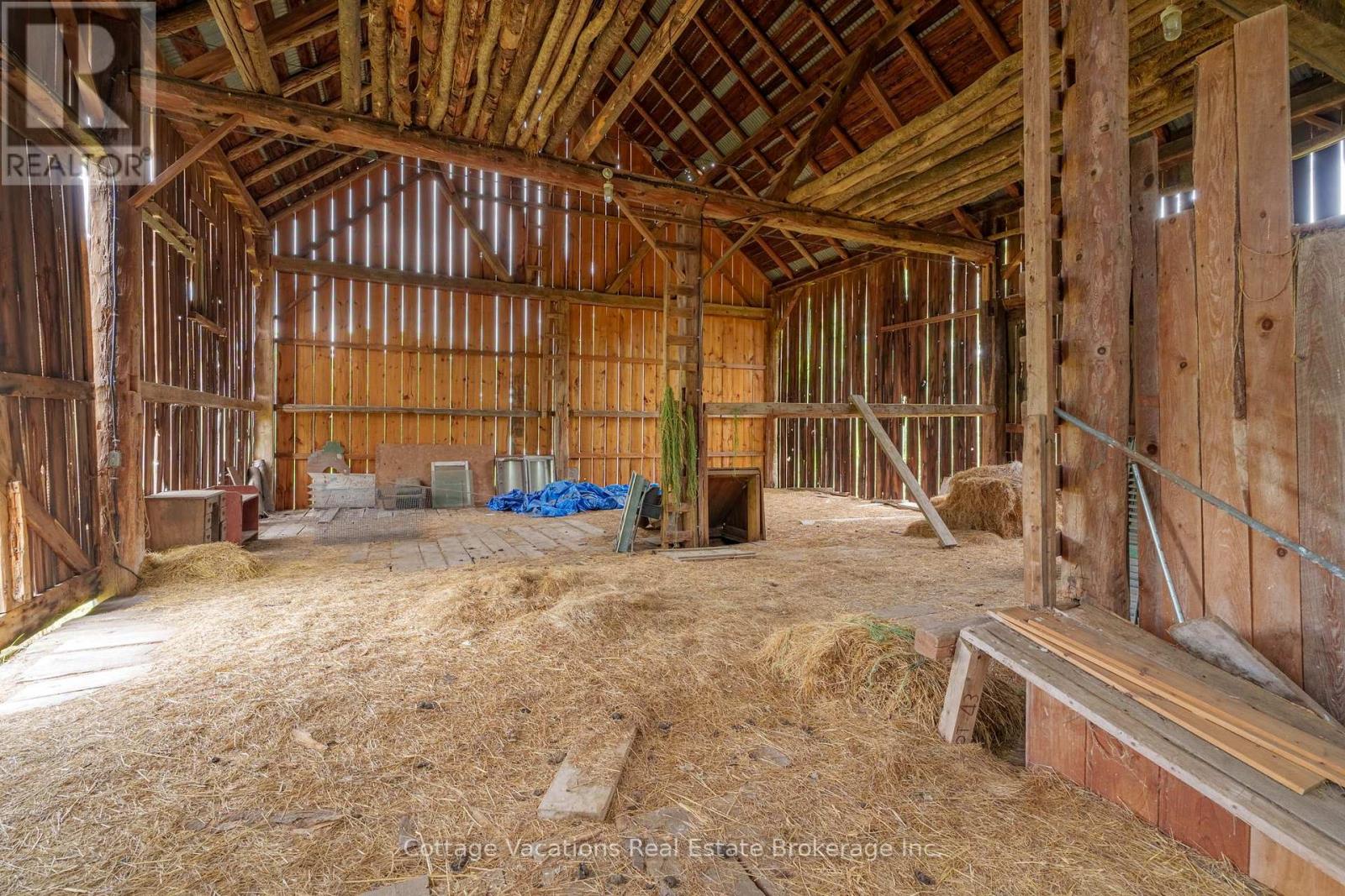 Photo 25 of 225 Etwell Road, Huntsville ON