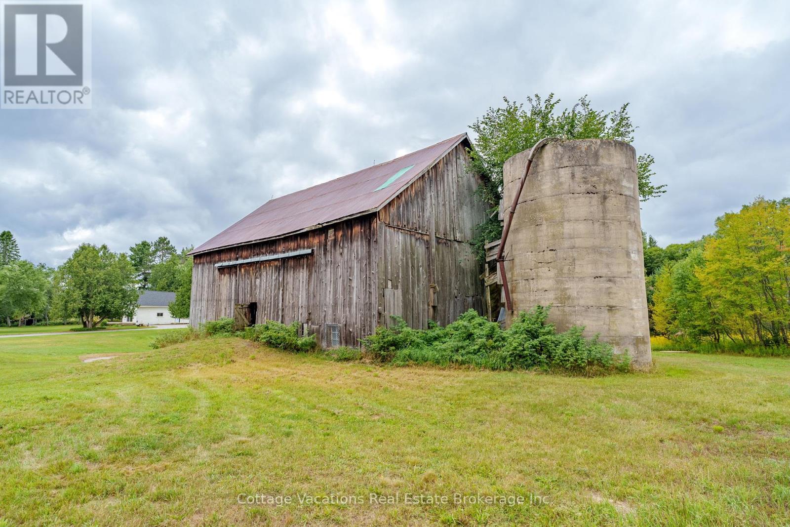 Photo 26 of 225 Etwell Road, Huntsville ON