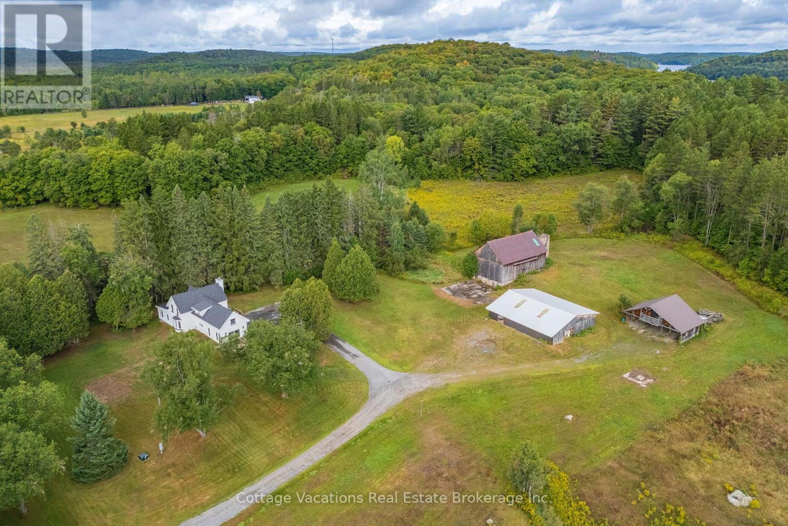 Photo 11 of 225 Etwell Road, Huntsville ON