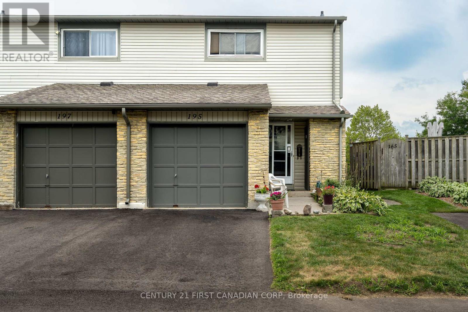 Photo 3 of 195 Deveron Crescent, London South ON