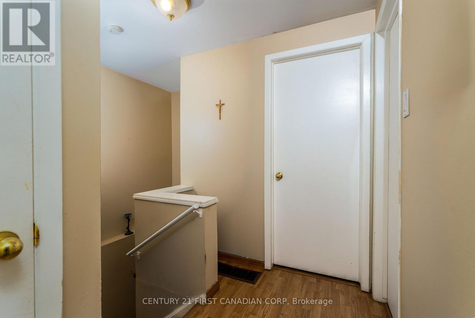Photo 12 of 195 Deveron Crescent, London South ON