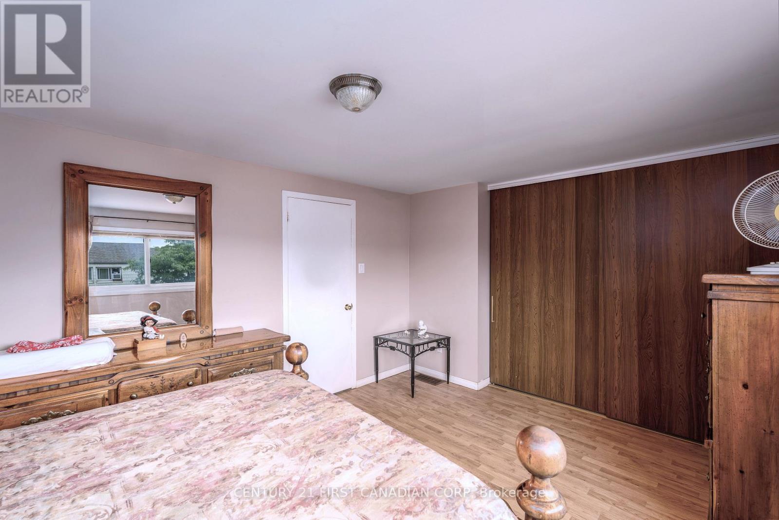 Photo 8 of 195 Deveron Crescent, London South ON