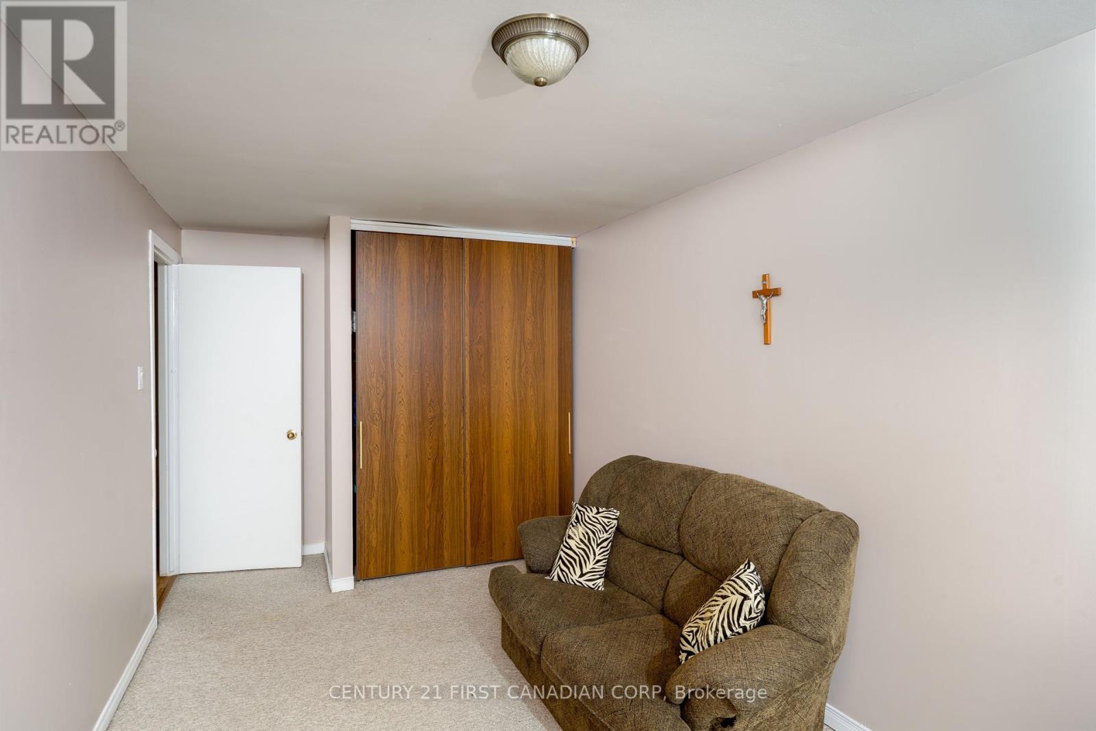 Photo 17 of 195 Deveron Crescent, London South ON