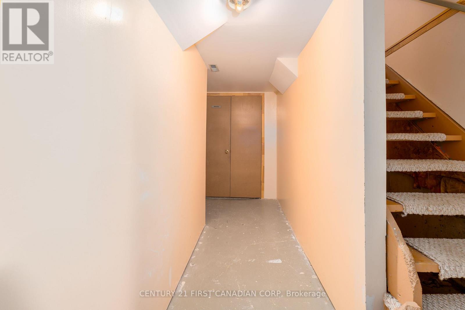 Photo 10 of 195 Deveron Crescent, London South ON