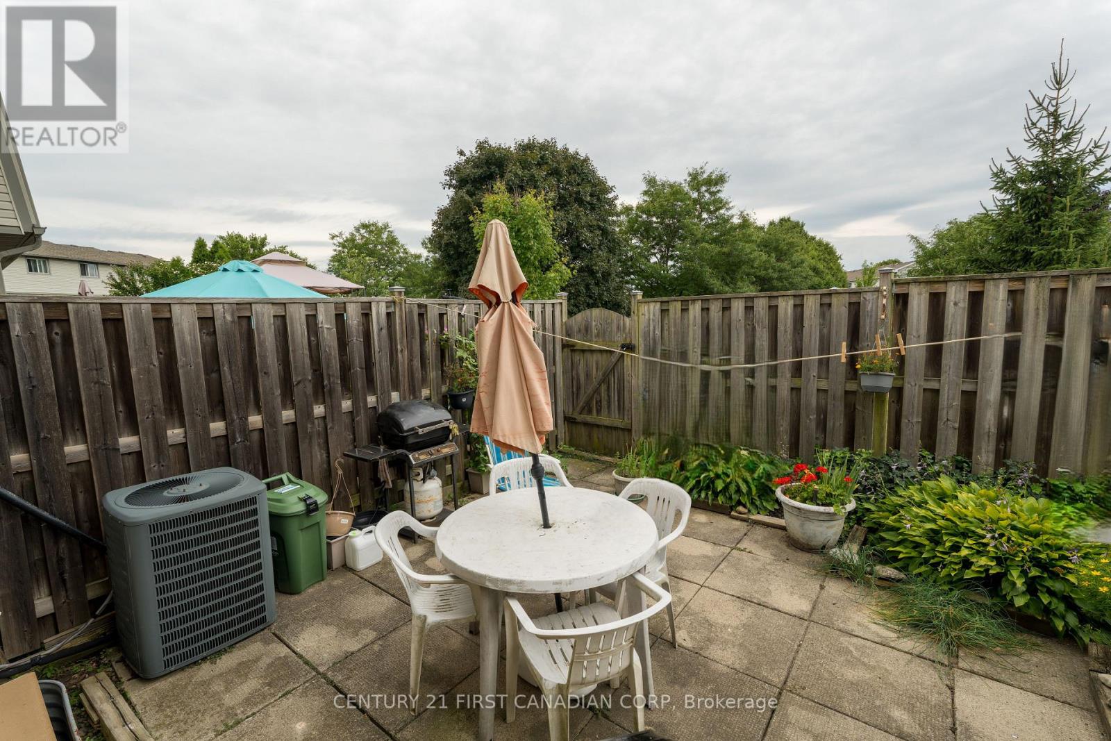 Photo 25 of 195 Deveron Crescent, London South ON