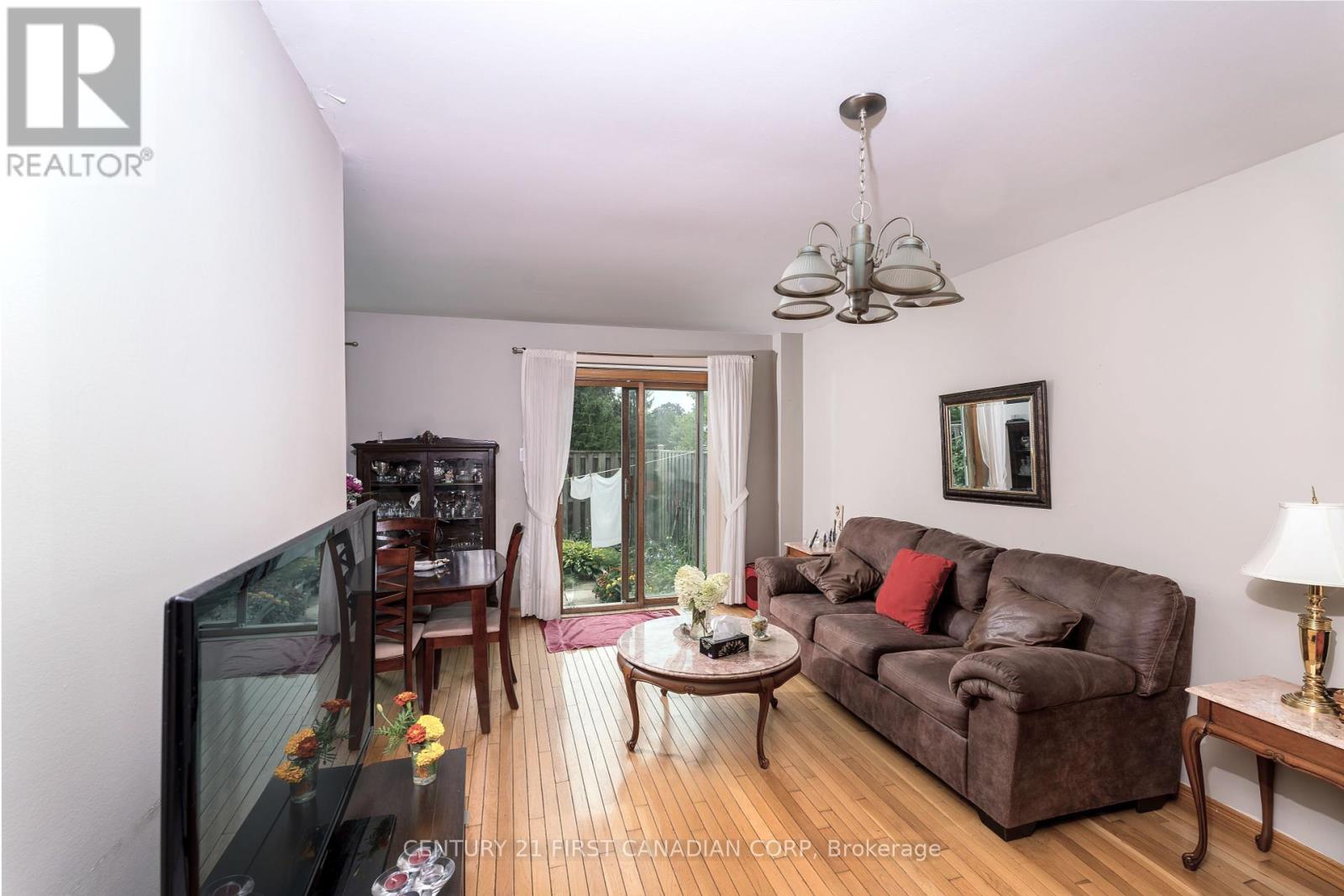 Photo 5 of 195 Deveron Crescent, London South ON