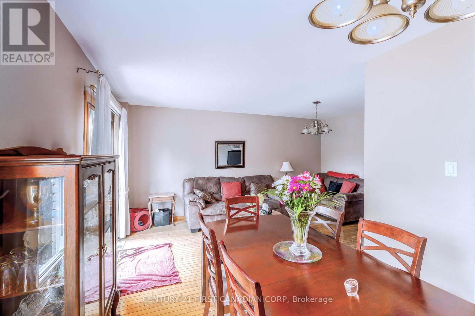 Photo 1 of 195 Deveron Crescent, London South ON