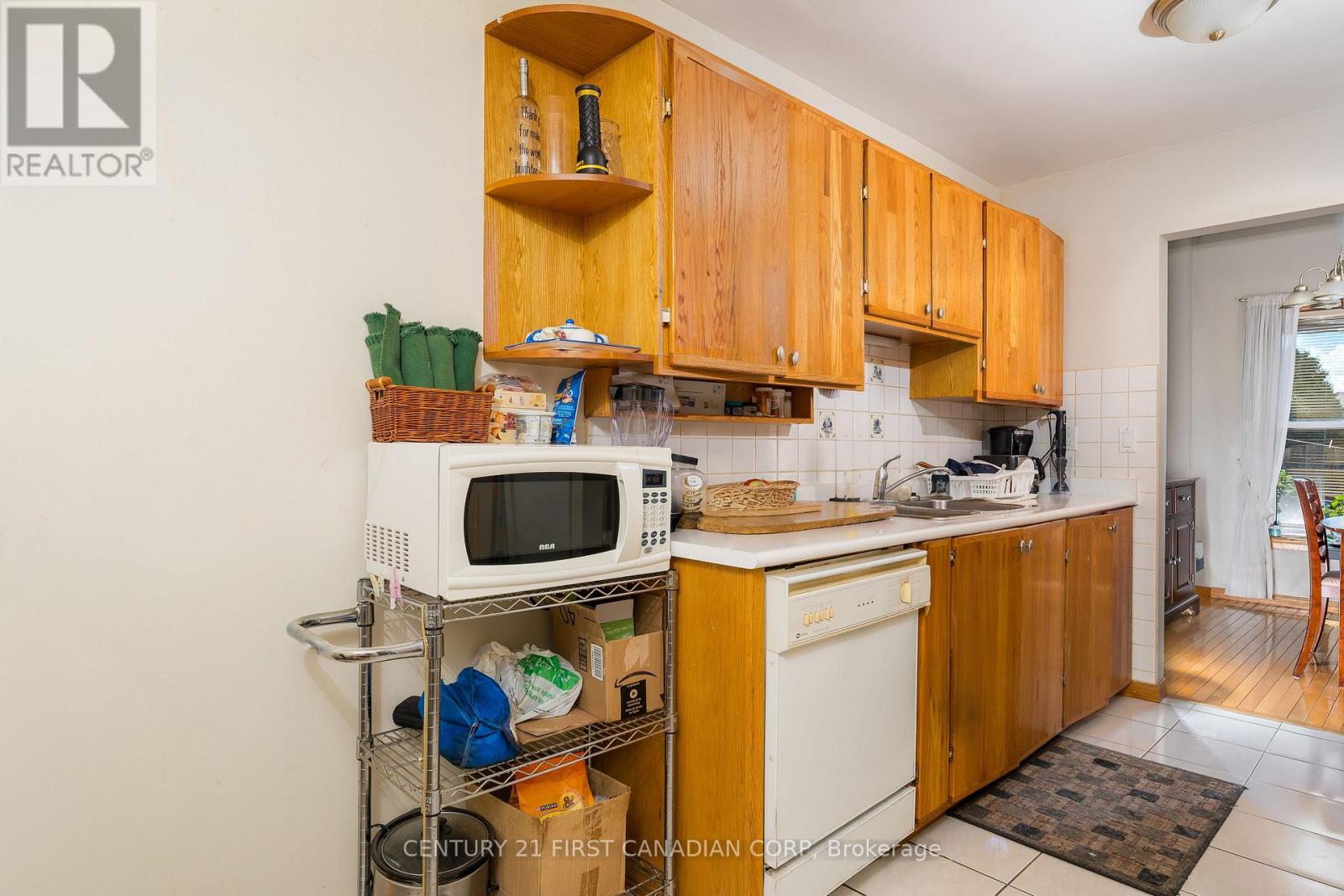 Photo 4 of 195 Deveron Crescent, London South ON