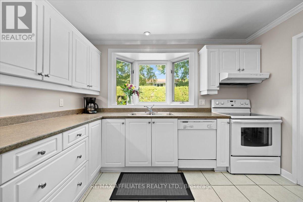 Photo 39 of 49 Silver Aspen Crescent, Ottawa ON