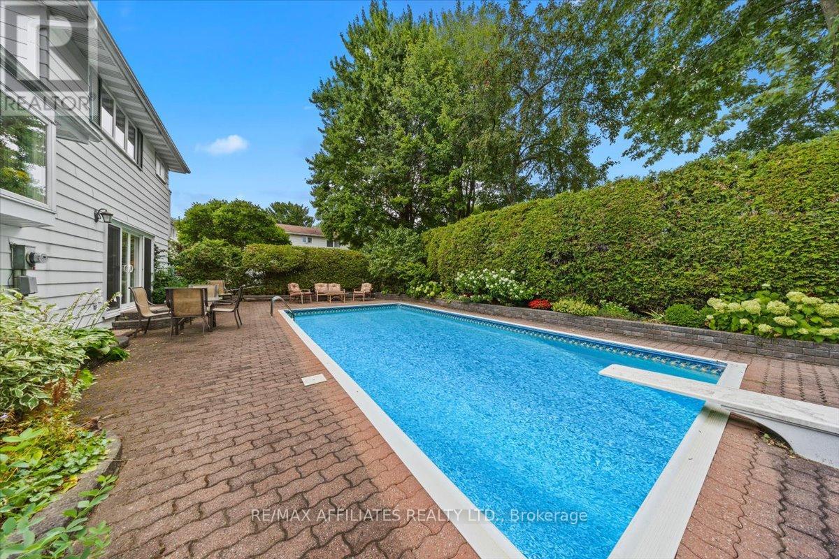 Photo 14 of 49 Silver Aspen Crescent, Ottawa ON