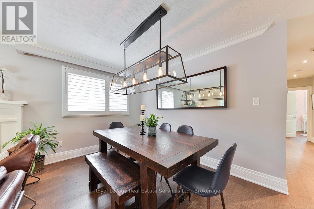 Photo 10 of 33 Forster Park Drive, Oakville ON