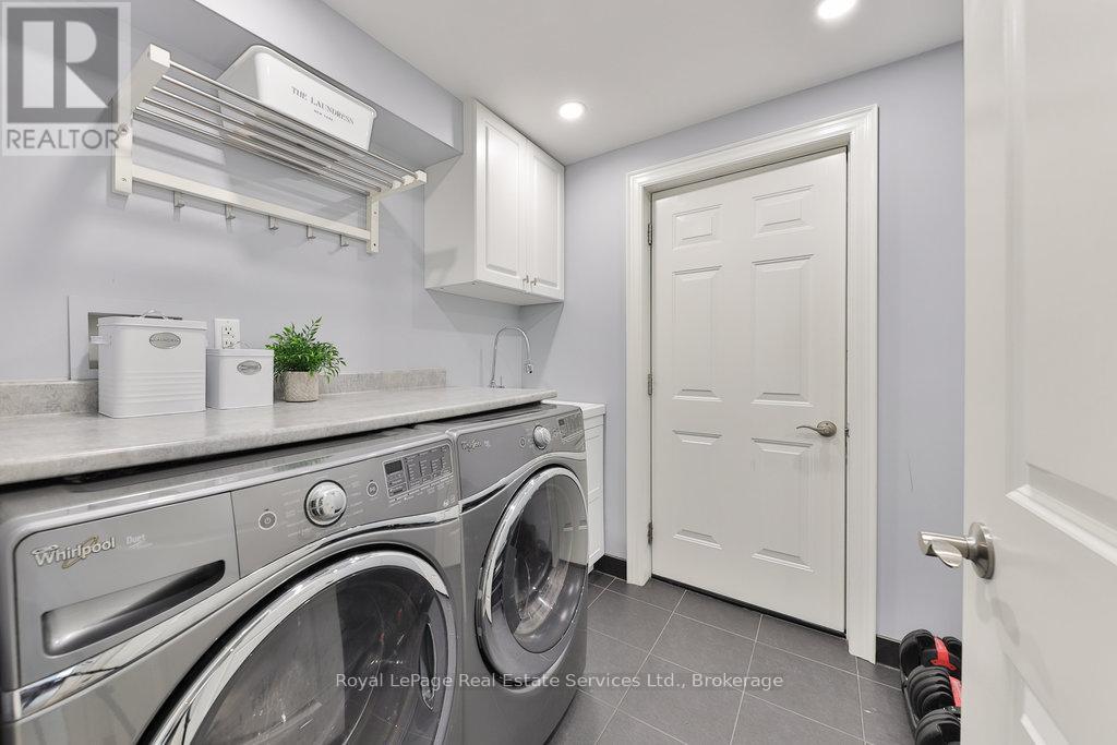 Photo 39 of 33 Forster Park Drive, Oakville ON
