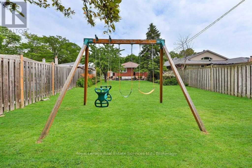 Photo 48 of 33 Forster Park Drive, Oakville ON