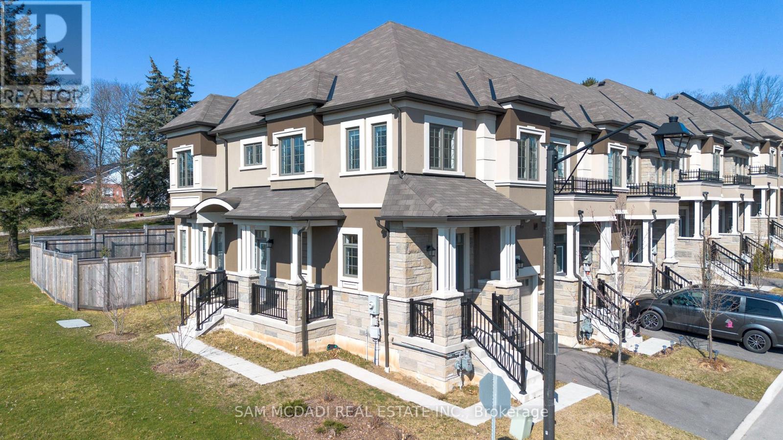 Photo 3 of 1 515 Garner Road W, Hamilton ON