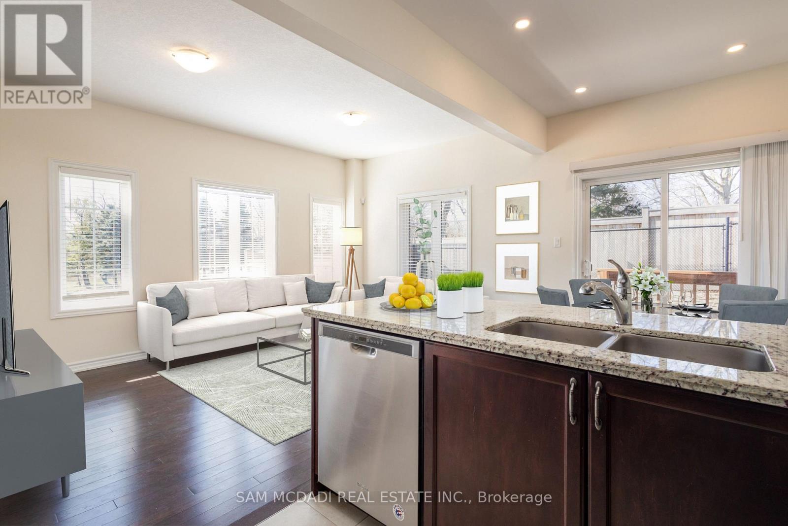 Photo 9 of 1 515 Garner Road W, Hamilton ON