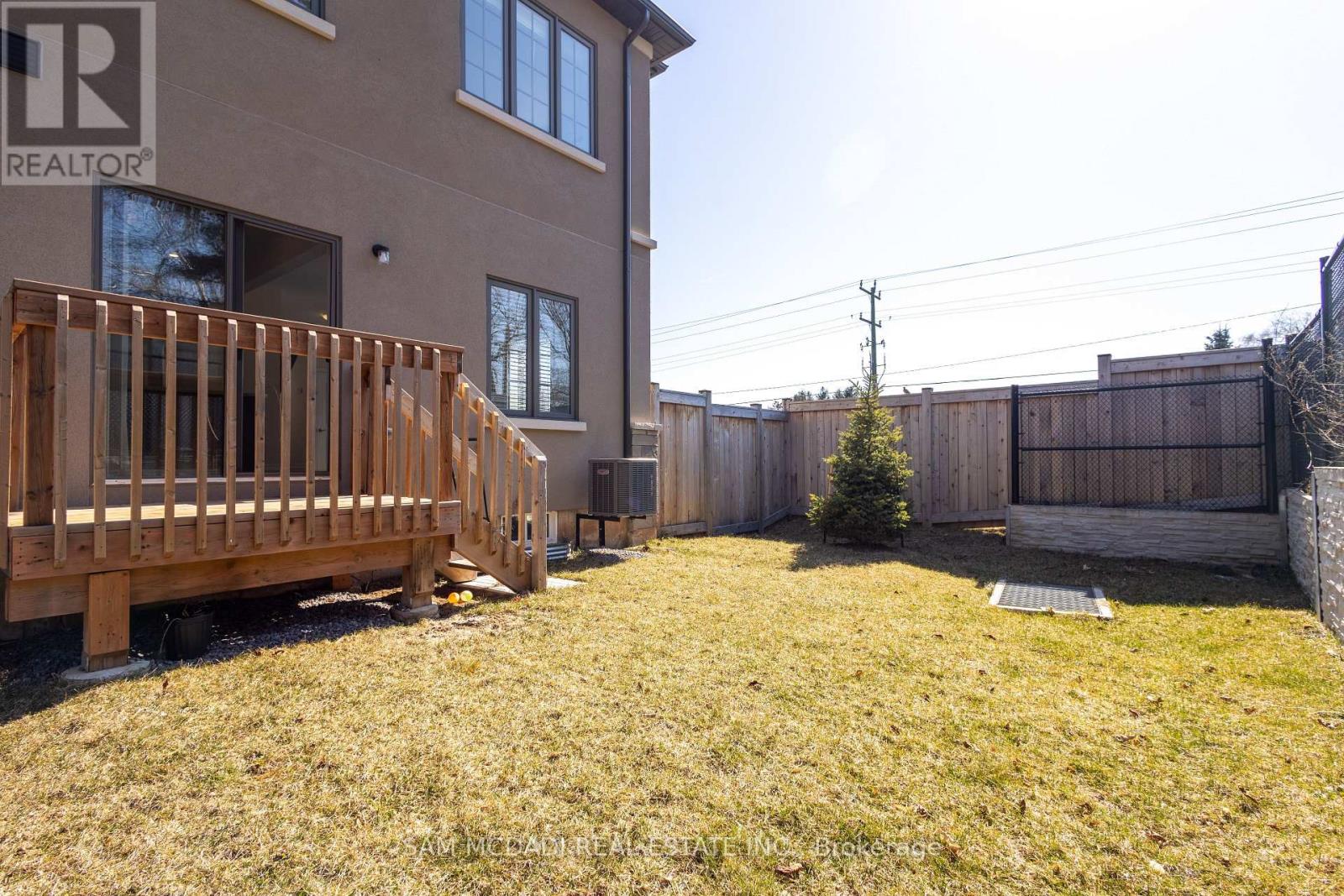 Photo 4 of 1 515 Garner Road W, Hamilton ON