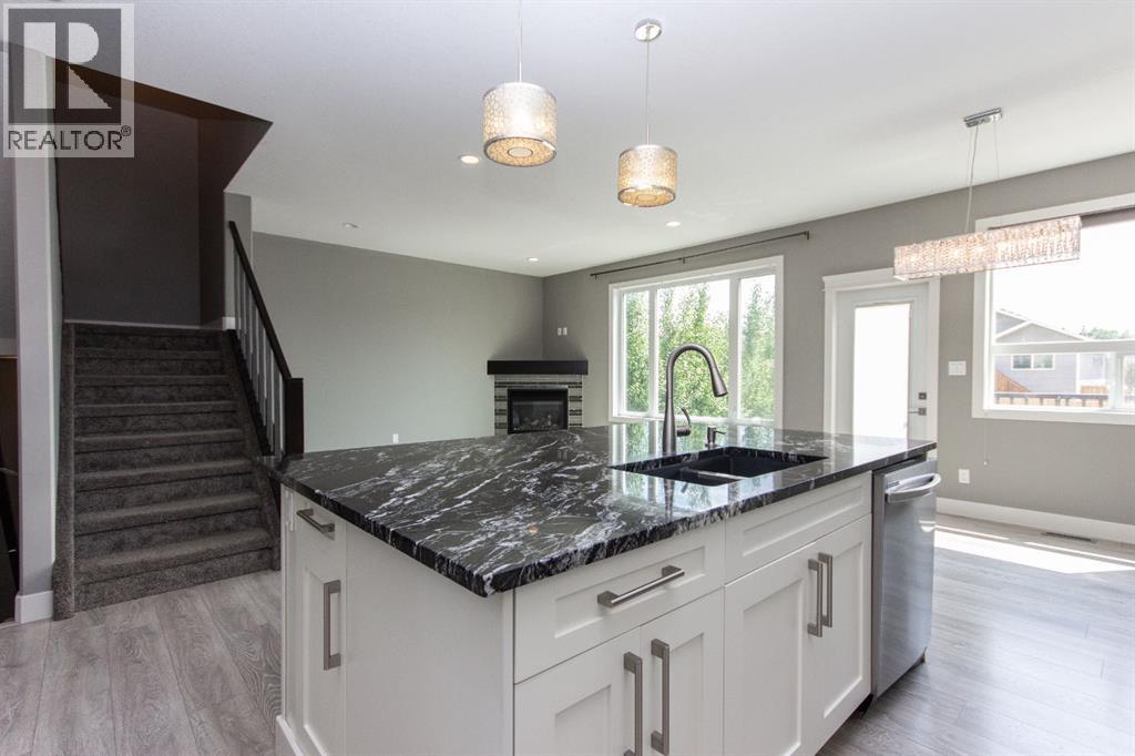 Photo 35 of 93 Turner Crescent, Red Deer AB