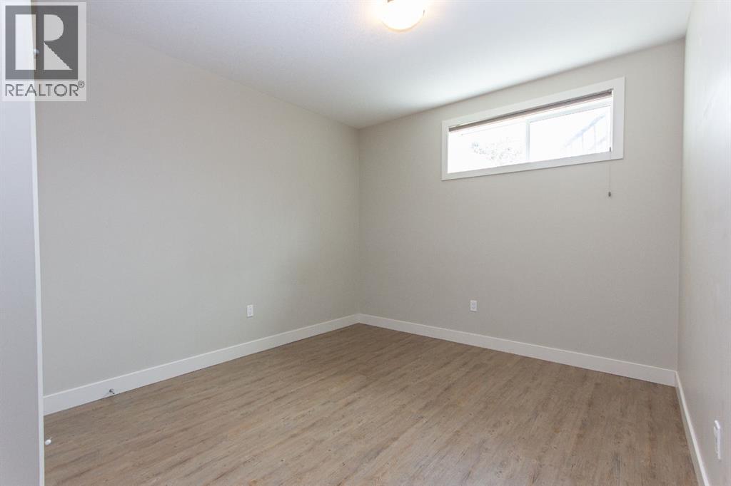 Photo 11 of 93 Turner Crescent, Red Deer AB
