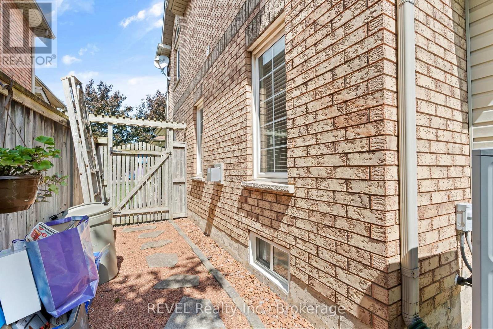 Photo 9 of A 20 Brown Drive, St Catharines ON
