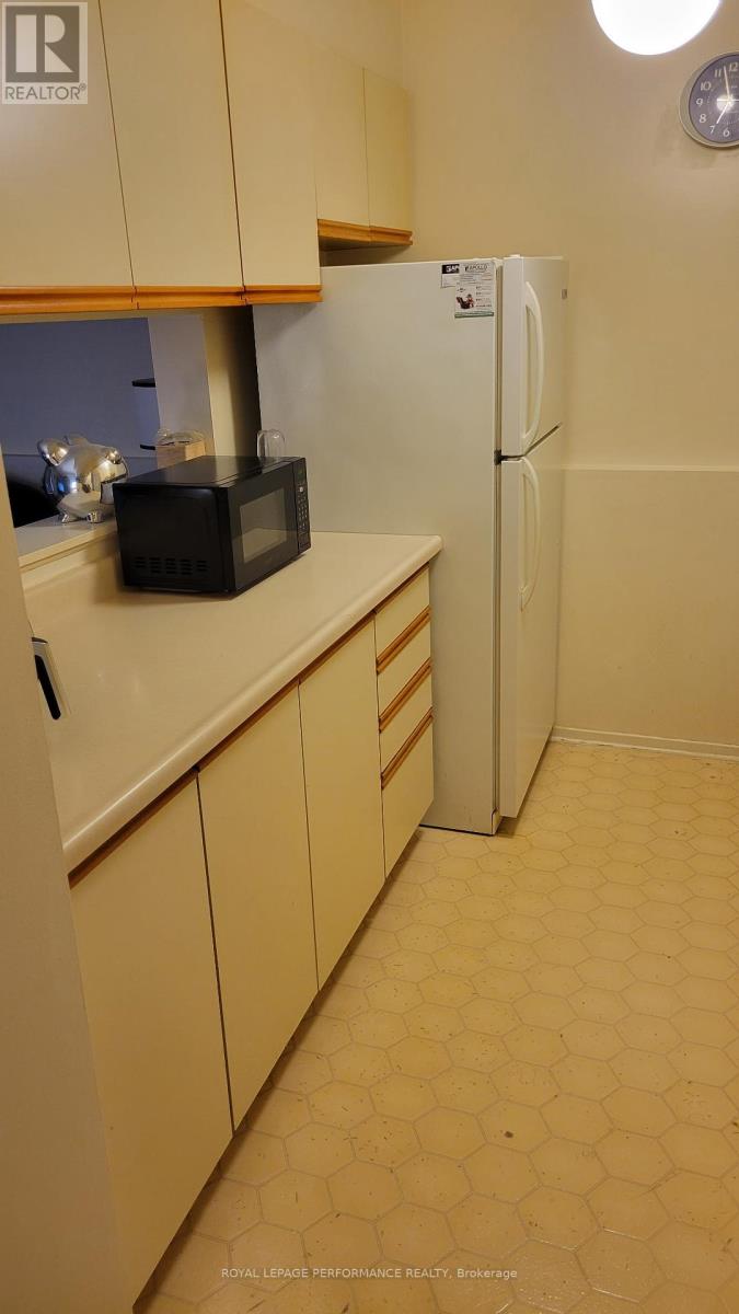 Photo 14 of 109 212 Viewmount Drive, Ottawa ON