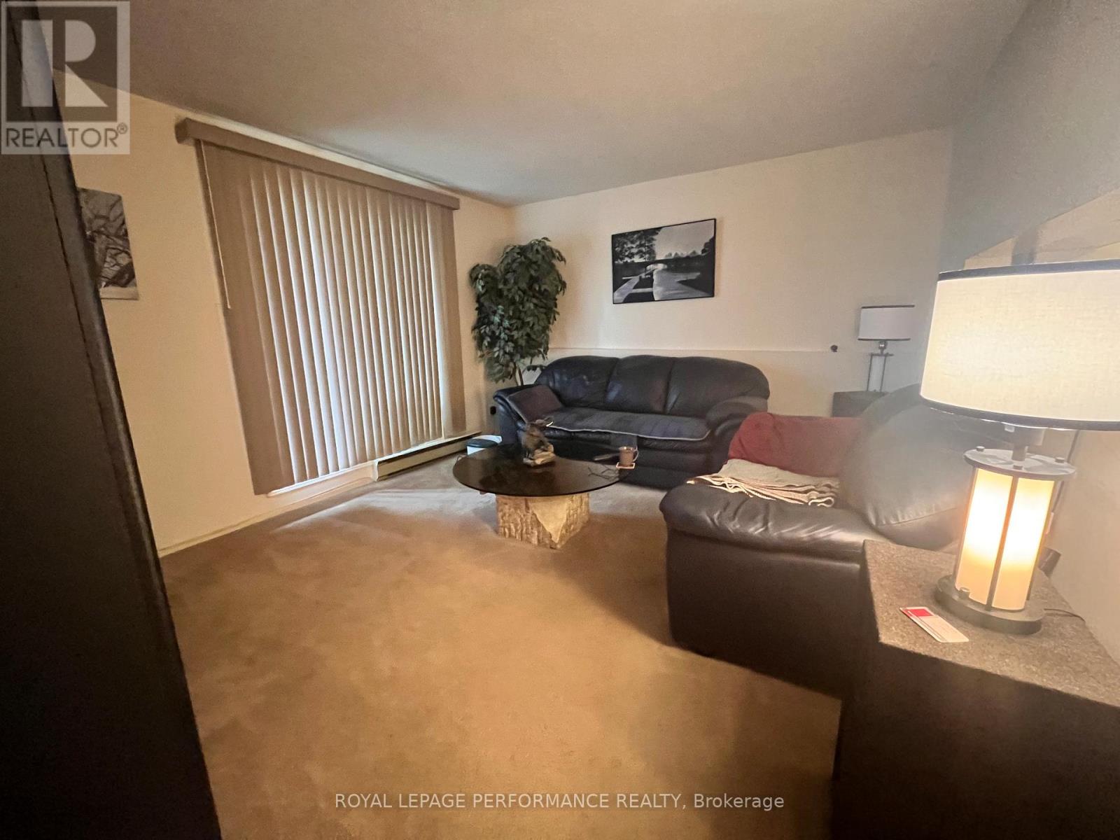 Photo 16 of 109 212 Viewmount Drive, Ottawa ON