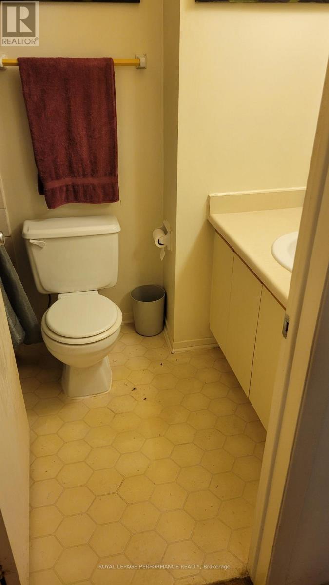 Photo 1 of 109 212 Viewmount Drive, Ottawa ON
