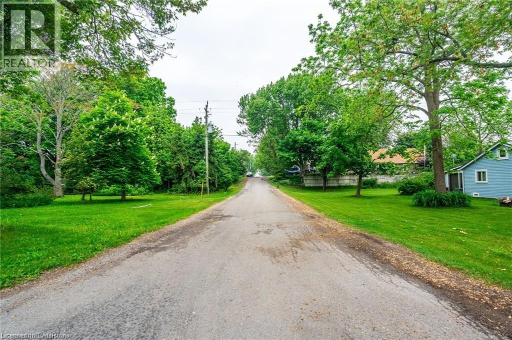 Photo 33 of 8 Beach Road, Lowbanks ON