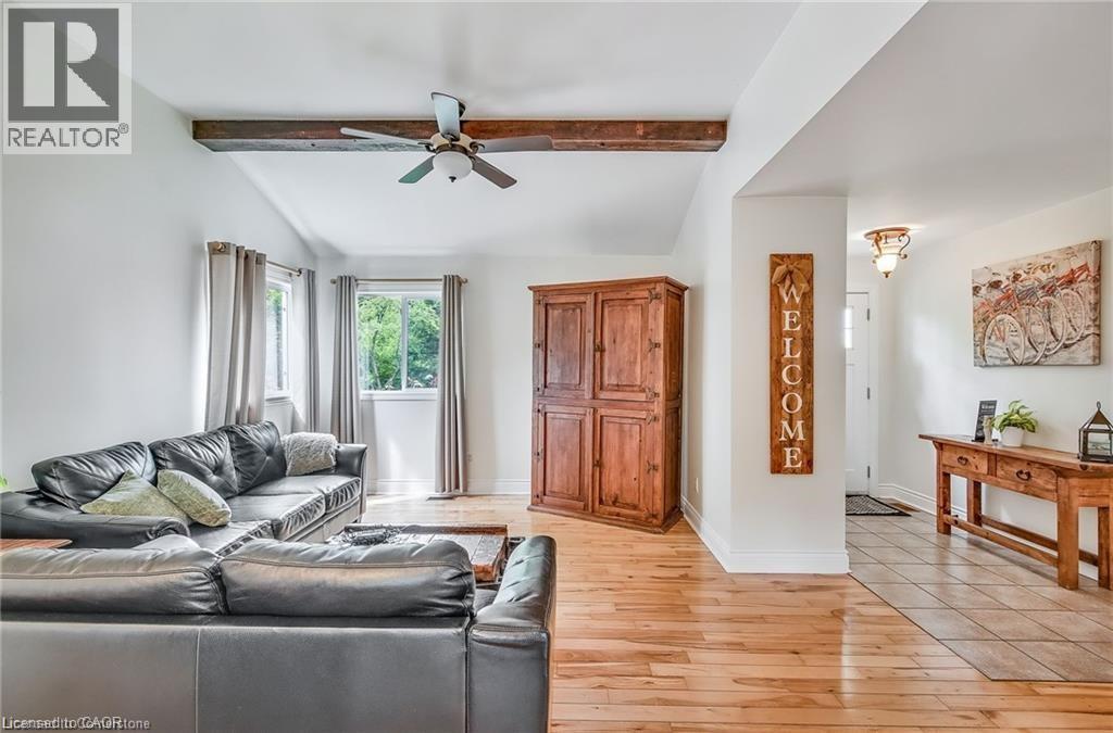 Photo 28 of 8 Beach Road, Lowbanks ON