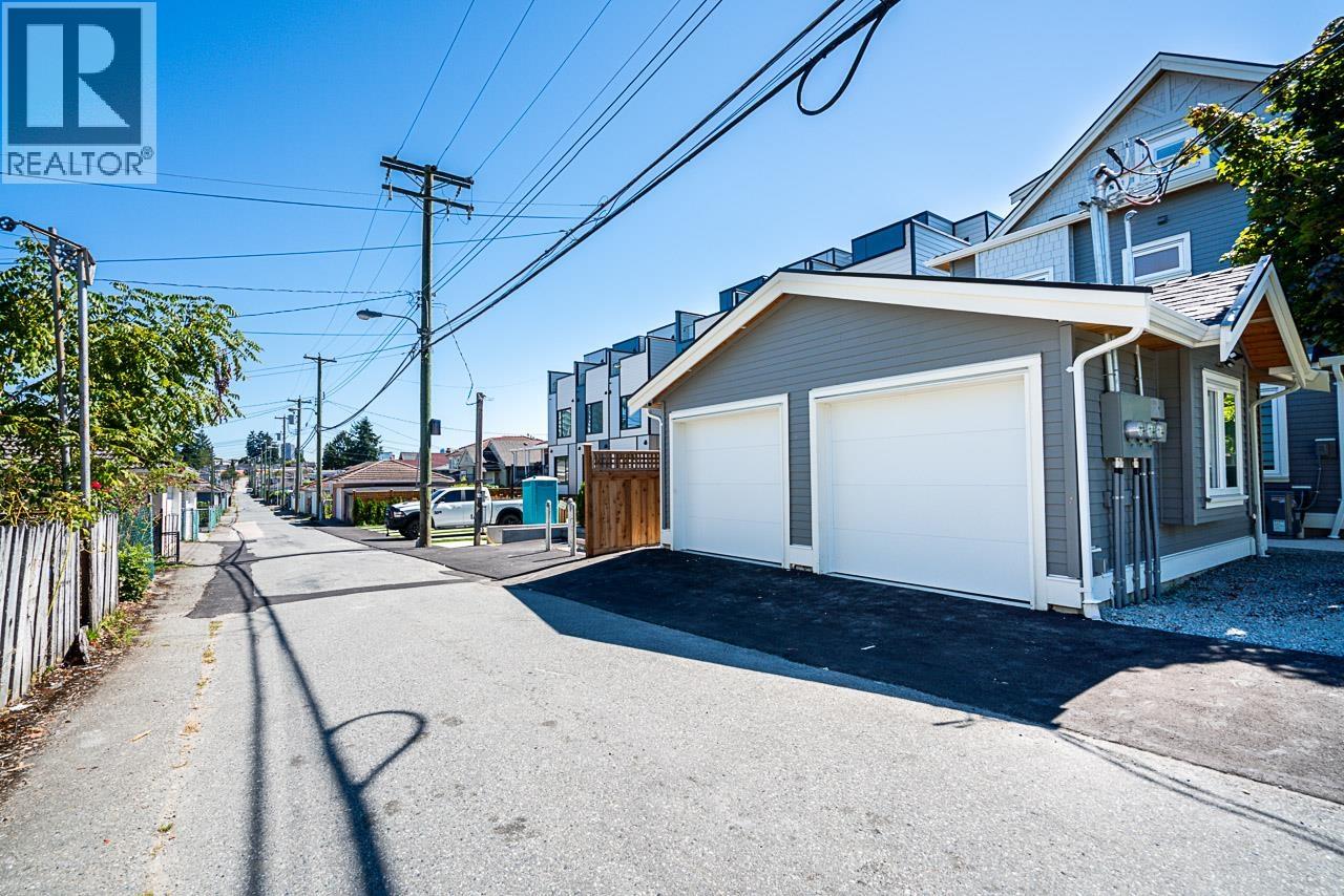 Photo 28 of 2107 E 33rd Avenue, Vancouver BC