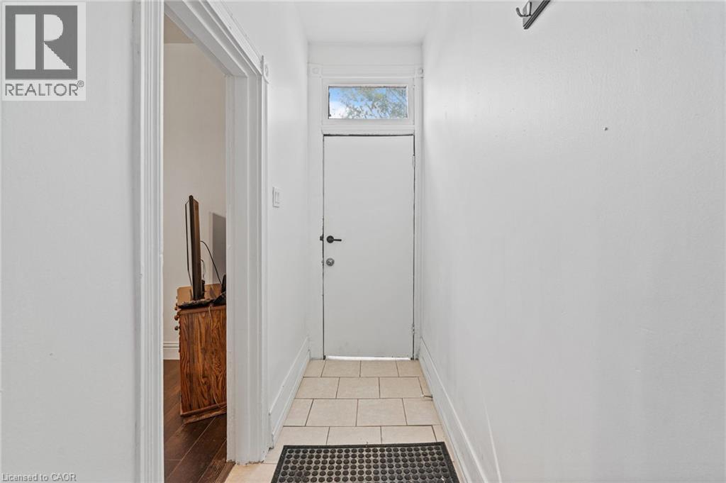 Photo 17 of 109 Sanford Avenue N, Hamilton ON