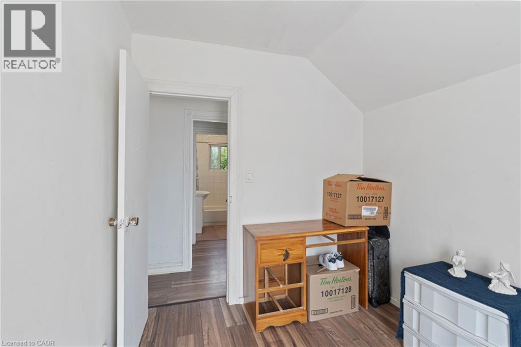 Photo 25 of 109 Sanford Avenue N, Hamilton ON
