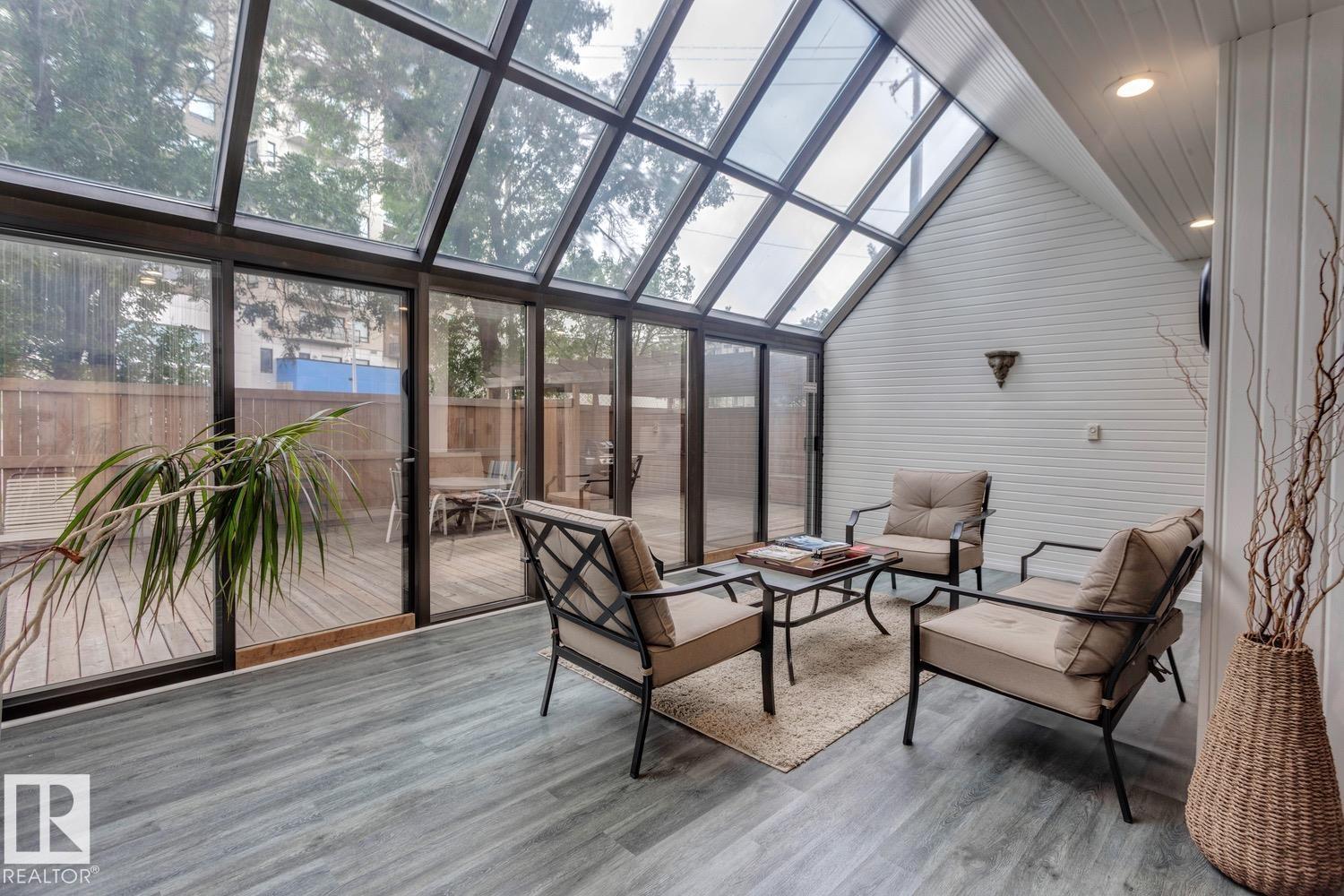 Photo 14 of 201 8340 Jasper Av Nw, Edmonton AB