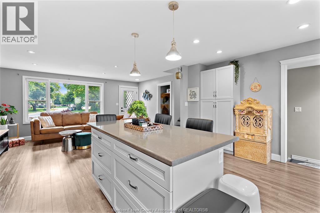 Photo 12 of 100 Argyle Crescent, Chatham ON