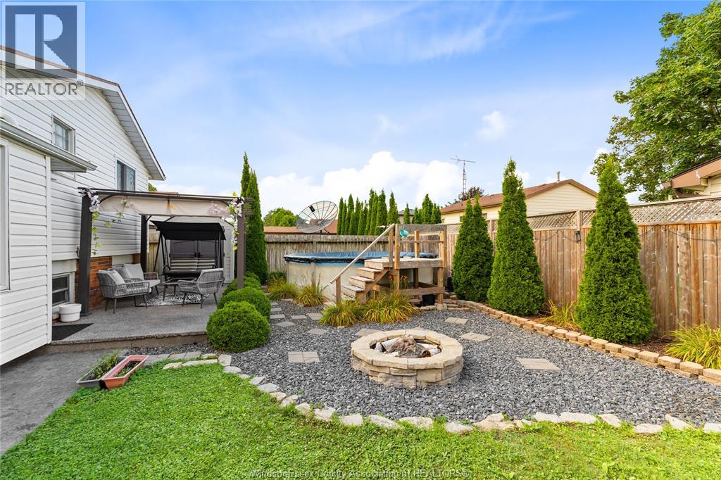 Photo 21 of 100 Argyle Crescent, Chatham ON
