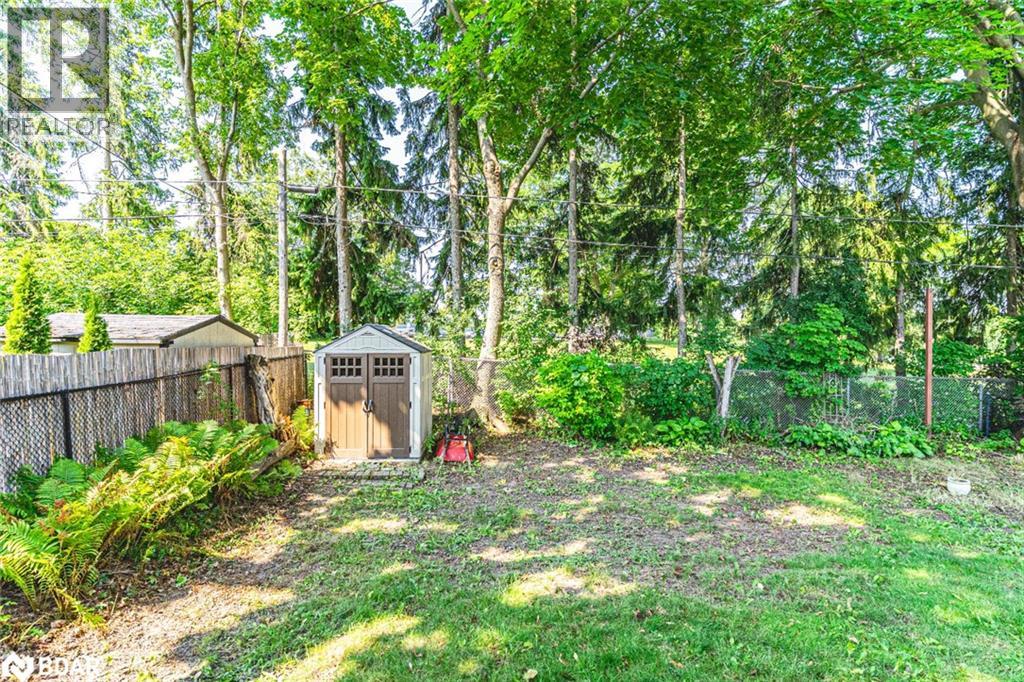 Photo 2 of 306 Cawthra Boulevard, Newmarket ON