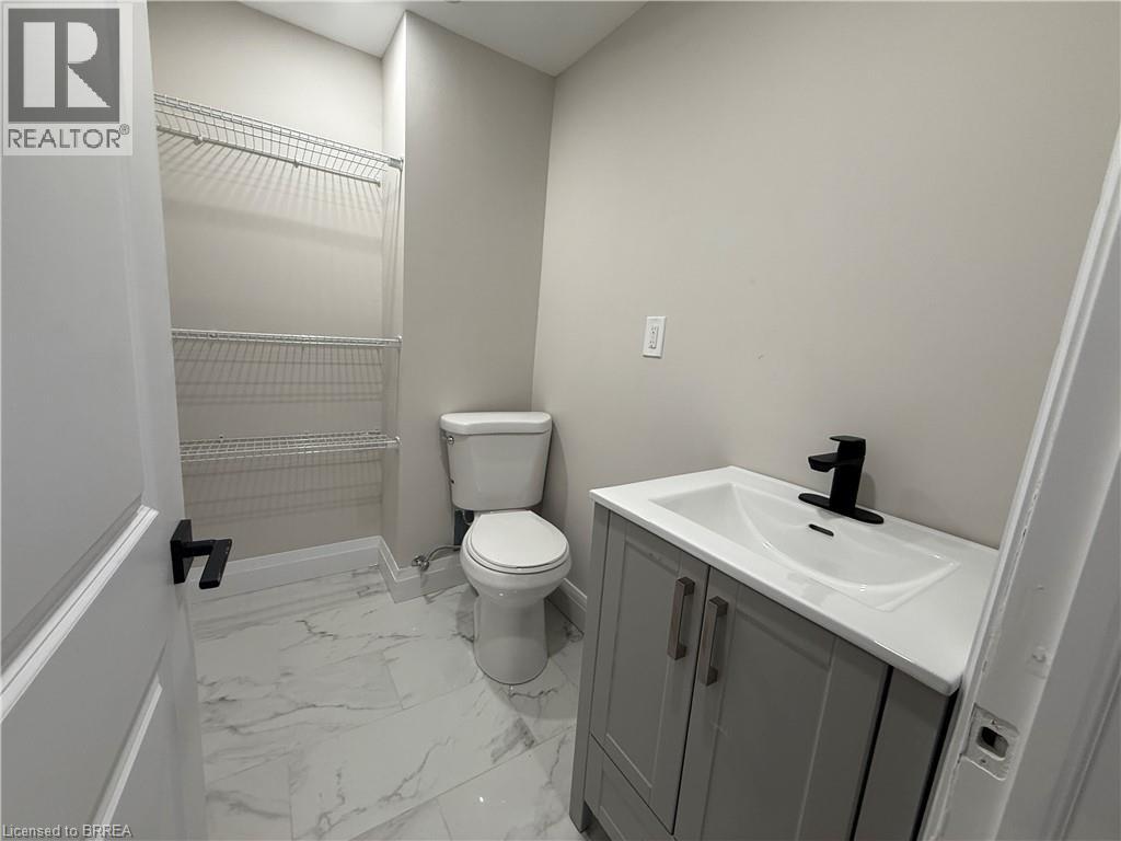 Photo 16 of 15 Banbury Road, Brantford ON