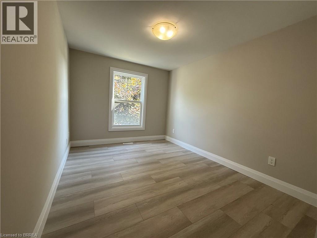 Photo 17 of 15 Banbury Road, Brantford ON