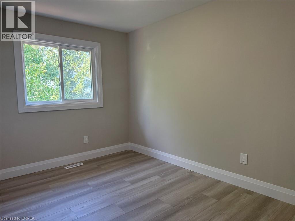 Photo 15 of 15 Banbury Road, Brantford ON
