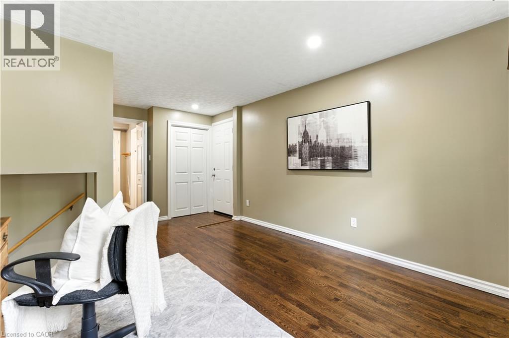 Photo 26 of 33 Shadywood Crescent, Kitchener ON