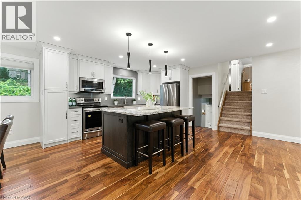 Photo 9 of 33 Shadywood Crescent, Kitchener ON