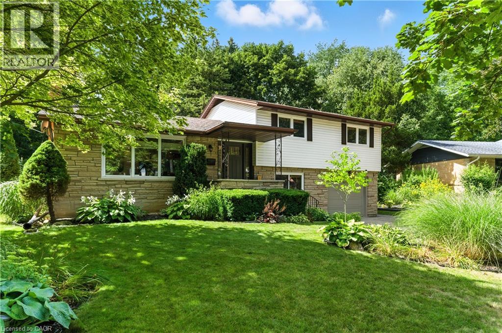 Photo 3 of 33 Shadywood Crescent, Kitchener ON