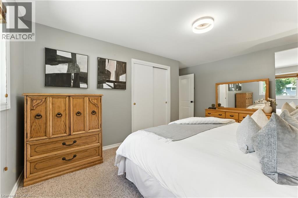 Photo 20 of 33 Shadywood Crescent, Kitchener ON