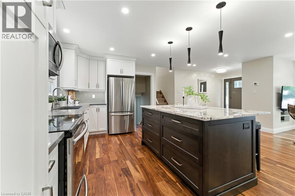 Photo 11 of 33 Shadywood Crescent, Kitchener ON