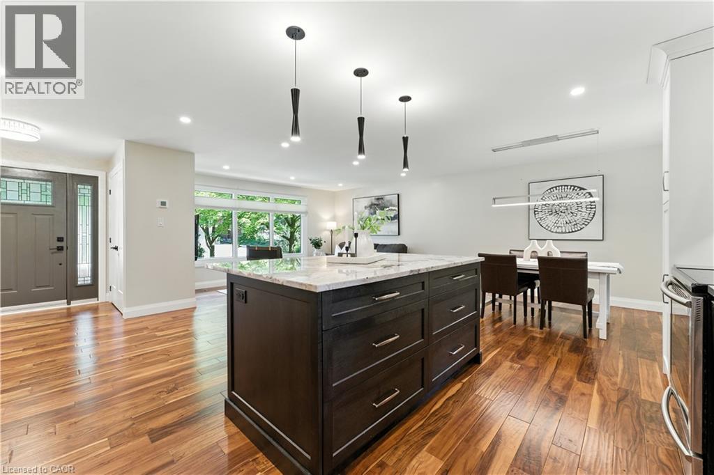Photo 12 of 33 Shadywood Crescent, Kitchener ON